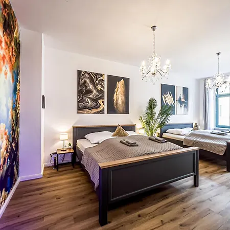 Grosse 3 Schlafzimmer Unterkunft Mit Kueche, Bad, Waschmaschine & Balkon Am Zoo Leipzig Exterior foto