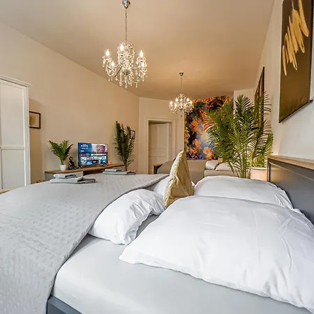 Grosse 3 Schlafzimmer Unterkunft Mit Kueche, Bad, Waschmaschine & Balkon Am Zoo Leipzig Exterior foto