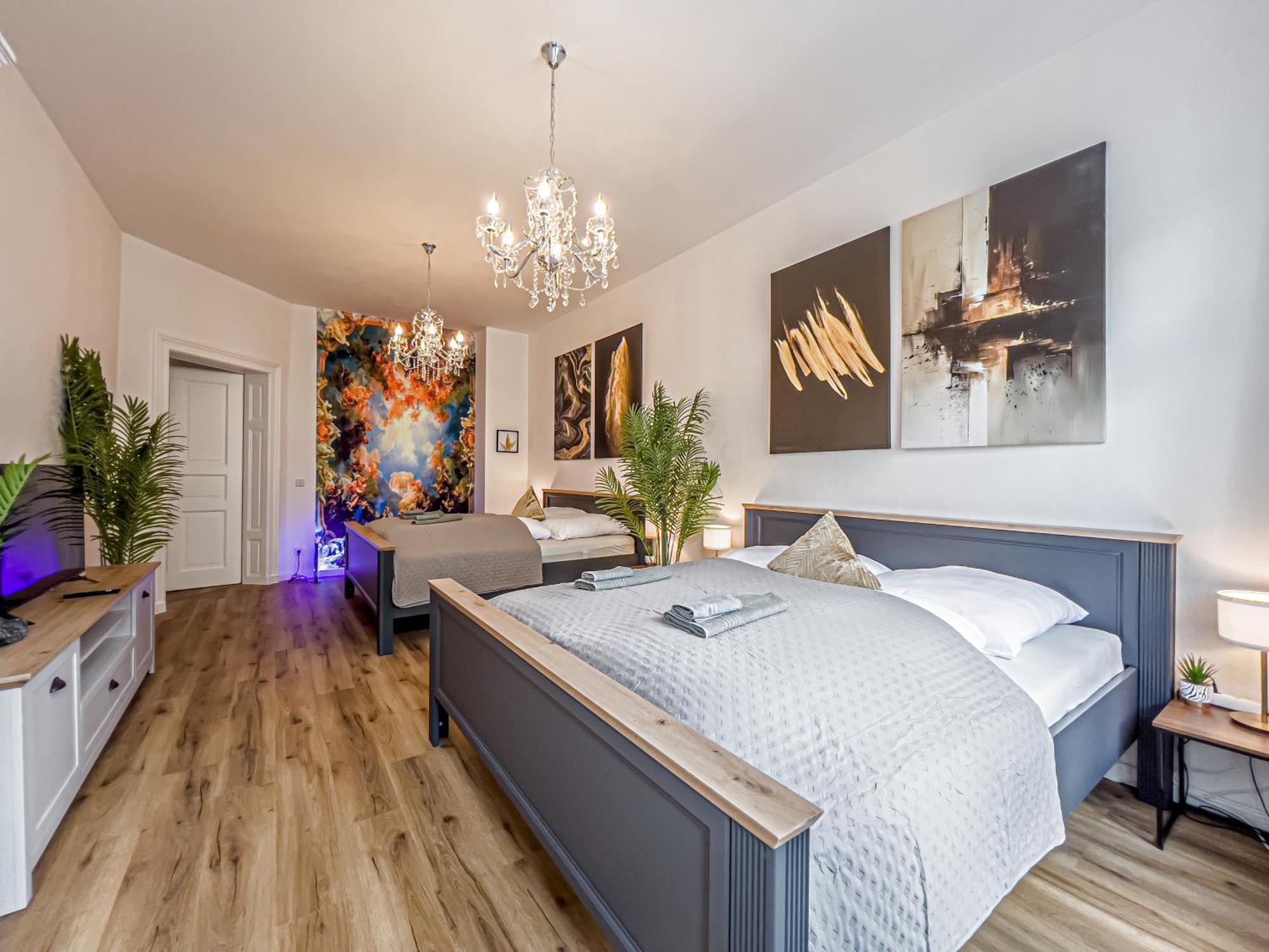 Apartment Grosse 3 Schlafzimmer Mit Kueche, Bad, Waschmaschine & Balkon Am Zoo *