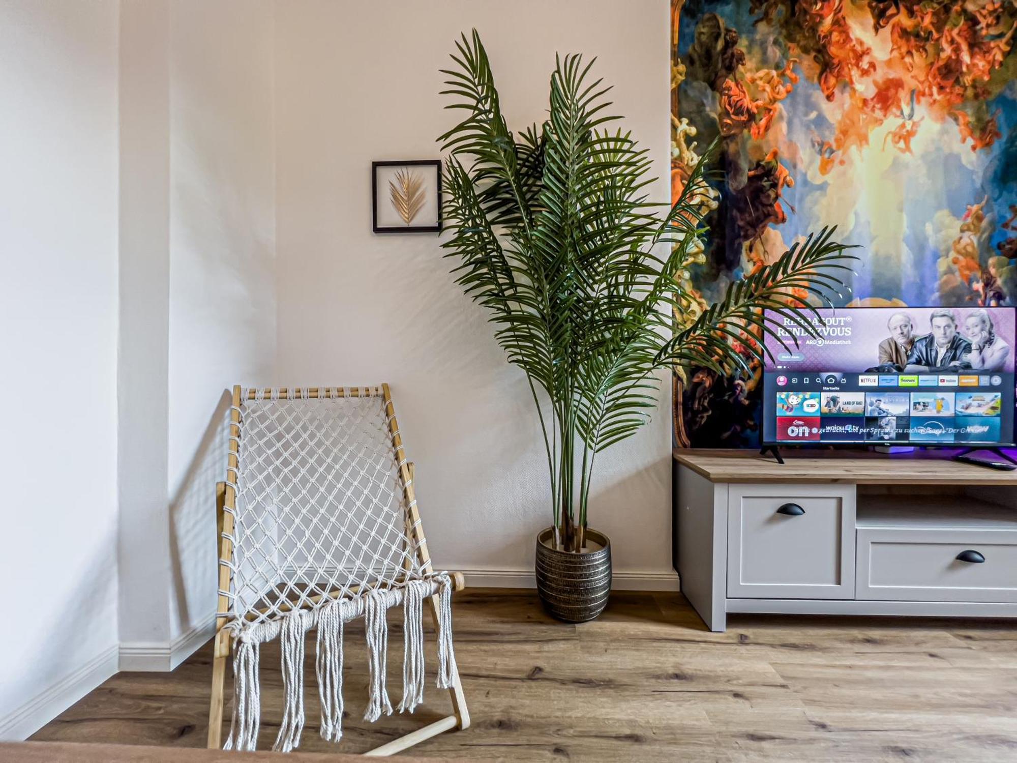 Apartment Grosse 3 Schlafzimmer Mit Kueche, Bad, Waschmaschine & Balkon Am Zoo
