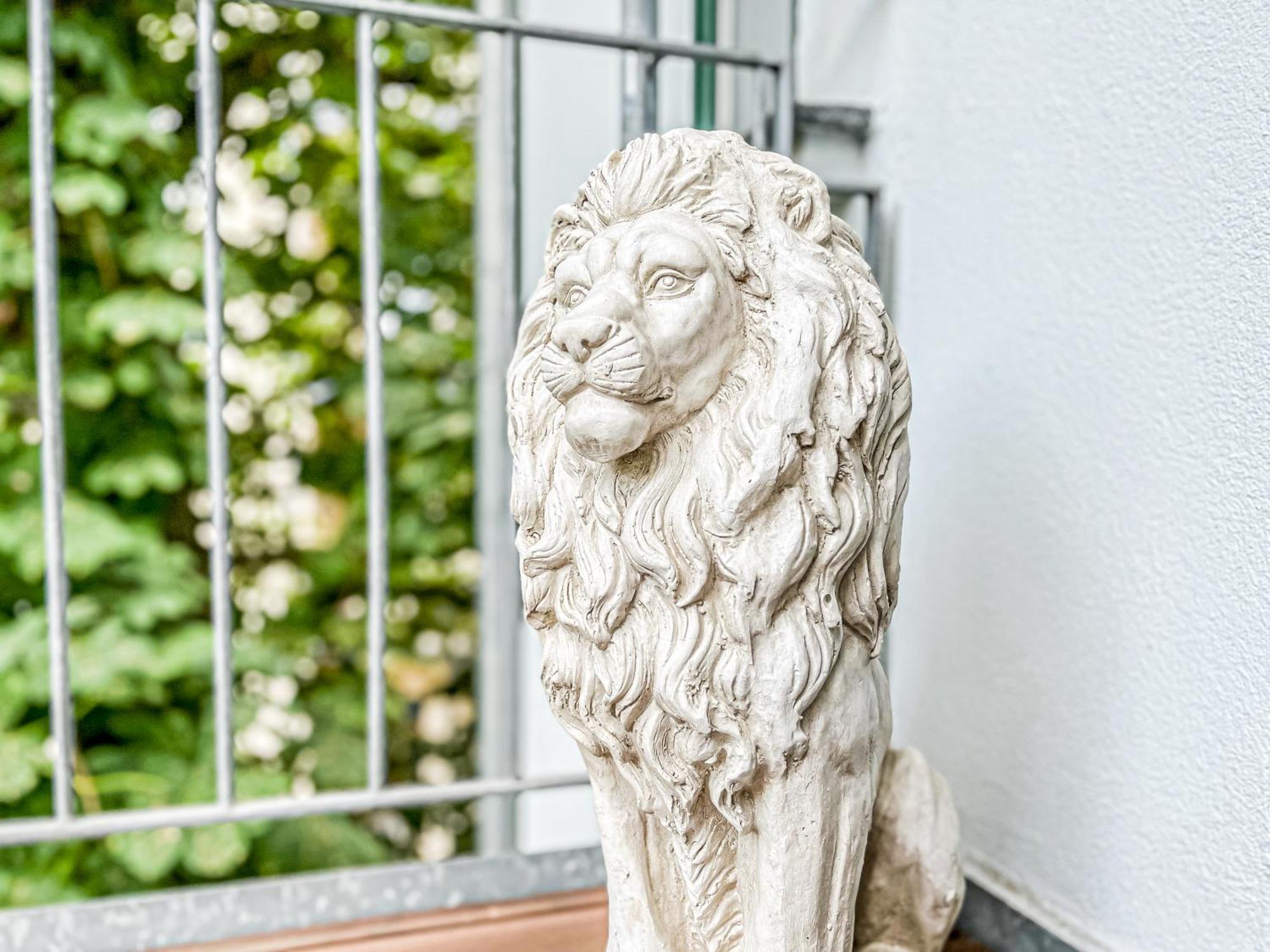 Grosse 3 Schlafzimmer Mit Kueche, Bad, Waschmaschine & Balkon Am Zoo Apartment *