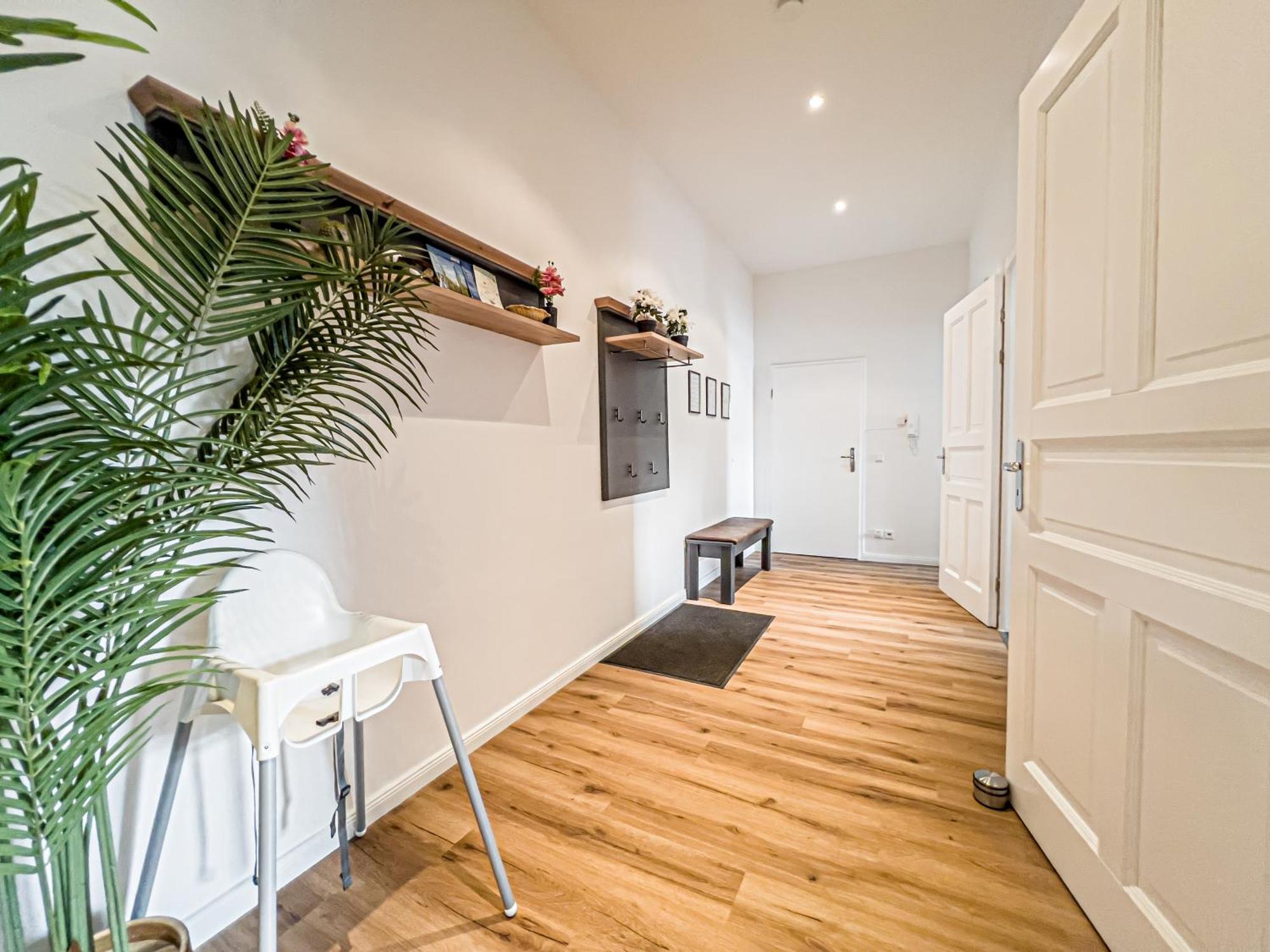 Grosse 3 Schlafzimmer Mit Kueche, Bad, Waschmaschine & Balkon Am Zoo Apartment Leipzig